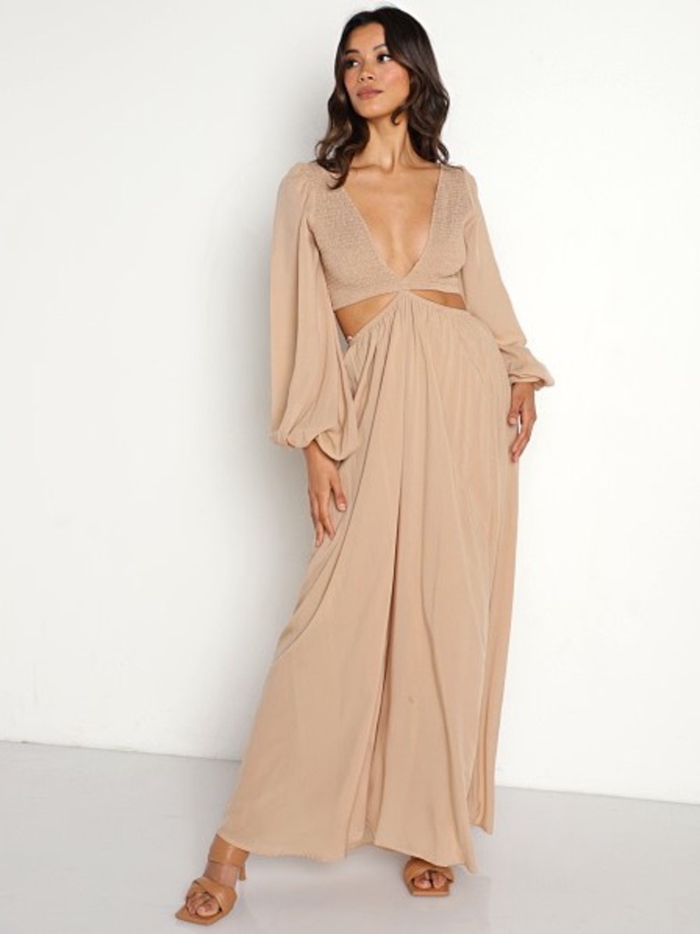 Indah Julie Smocked Long Sleeve Maxi Palmonio - Picture 2 of 9